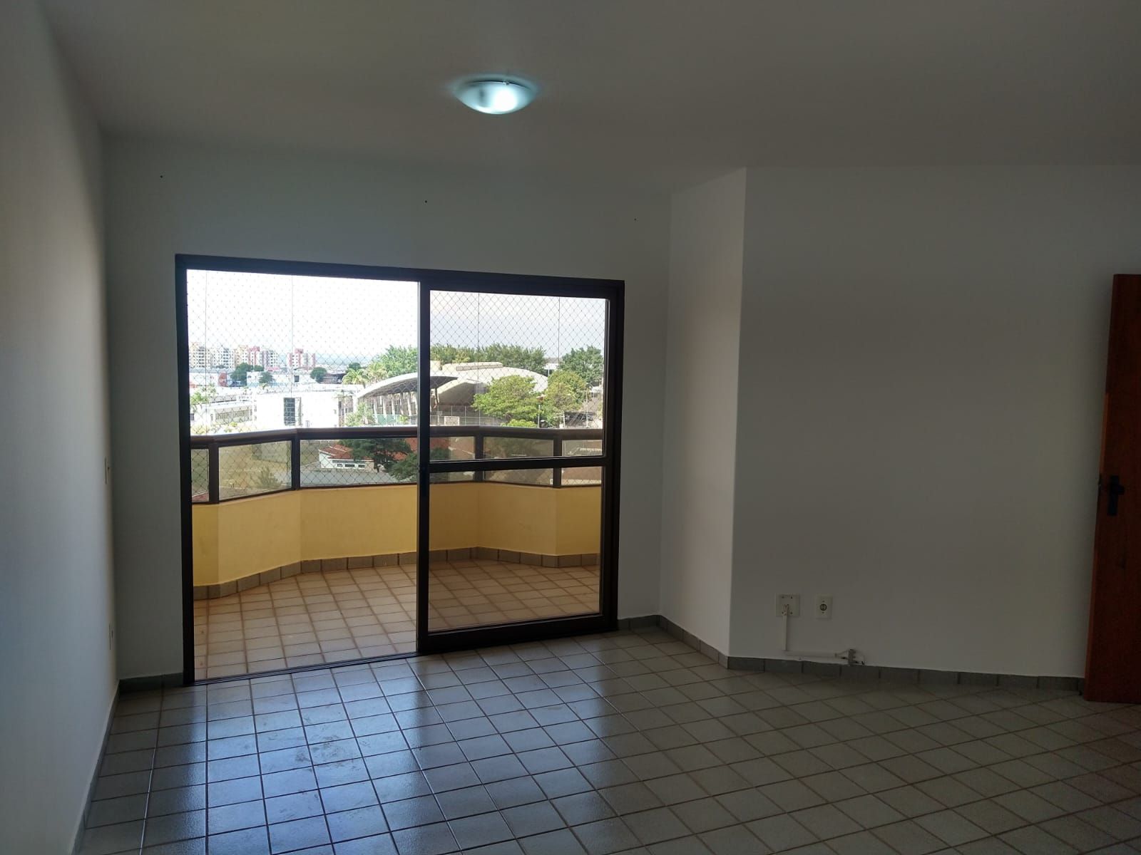 Apartamento à Venda no bairro Próx. à USC em Bauru imagem 0