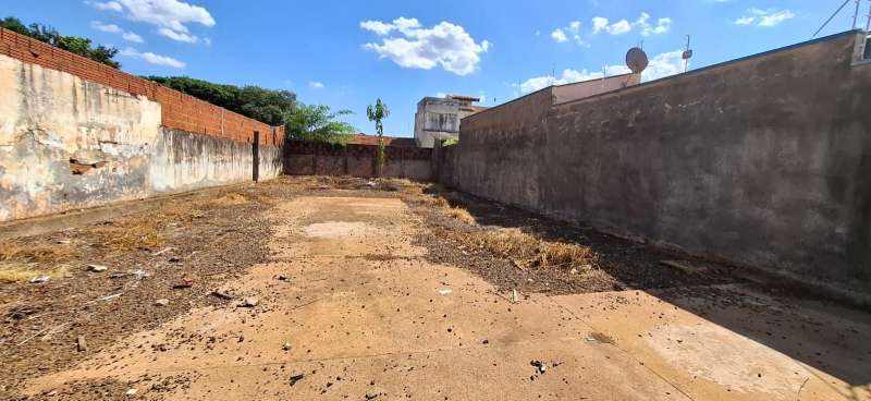 Terreno à Venda no bairro Vila Vicente em Jaú imagem 1
