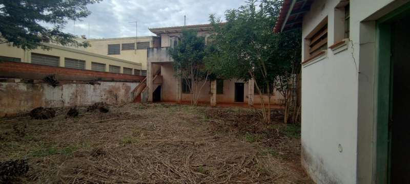 Casa à Venda no bairro Centro em Bariri imagem 12