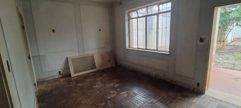 Casa à Venda no bairro Centro em Bariri imagem 13