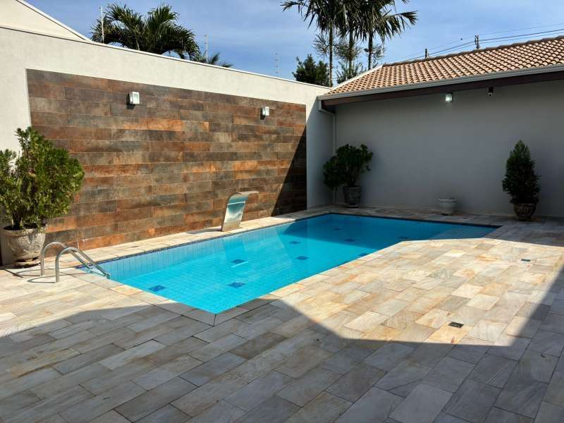 Casa à Venda no bairro Jardim Alvorada II em Jaú imagem 0